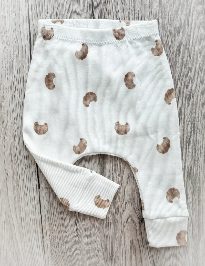 Handmade Baby Hose | Slim Pants | Croissant | Ribjersey | Größe 62/68