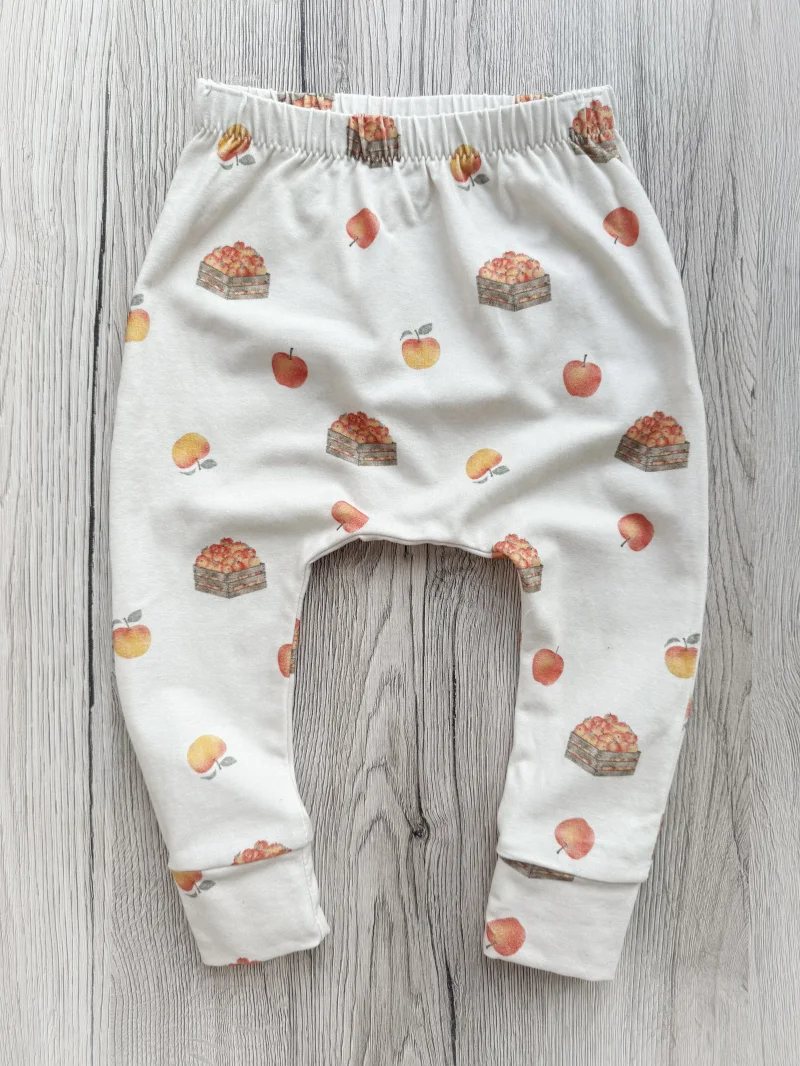 Handmade Baby Hose | Slim Pants | Äpfel | Größe 74/80